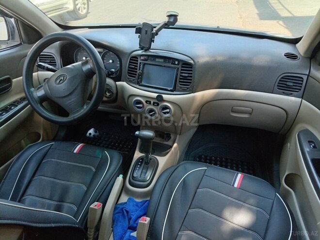 Hyundai Accent-5