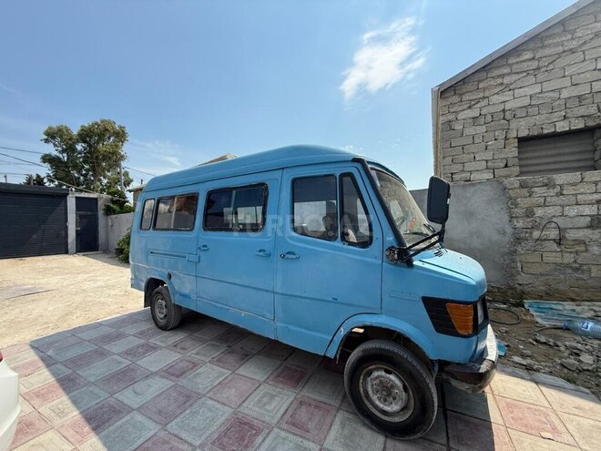 Mercedes 208 D-2