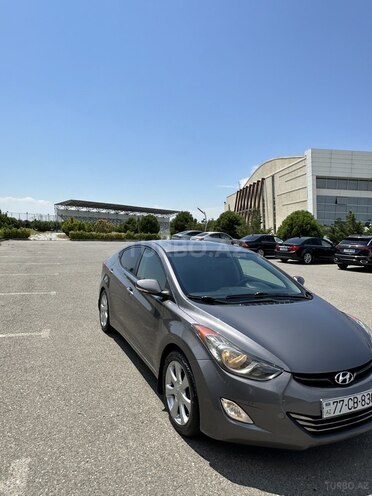 Hyundai Elantra-5