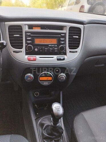 Kia Rio-4