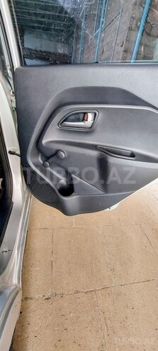 Kia Rio-11