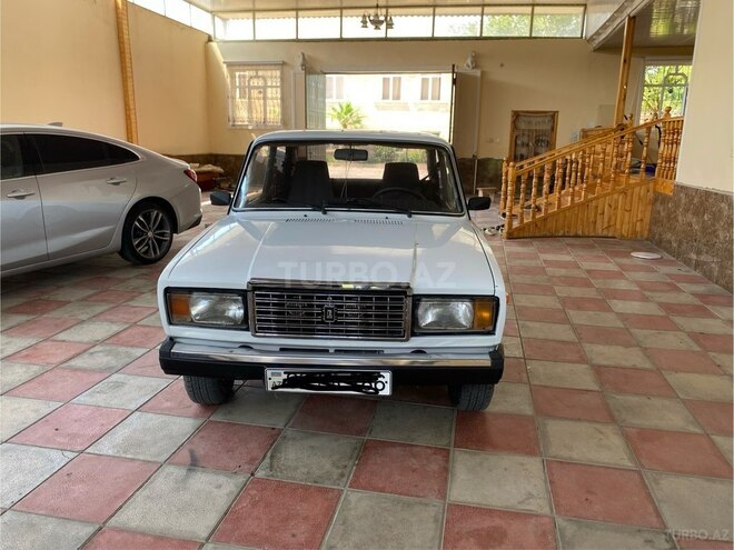 LADA (VAZ) 2107-1