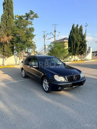 Mercedes C 240 4MATIC-3
