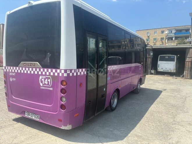 Isuzu NovoCiti-7