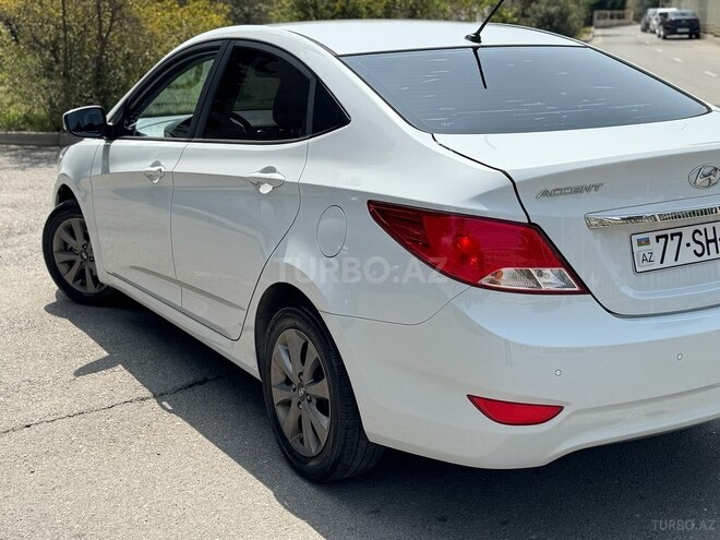 Hyundai Accent-2