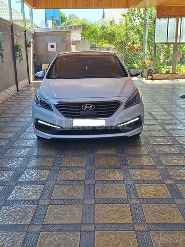 Hyundai Sonata-1