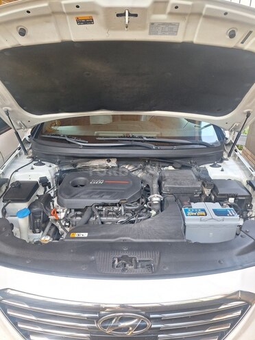 Hyundai Sonata-8