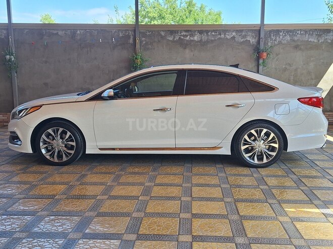 Hyundai Sonata-12