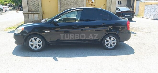 Hyundai Accent-7