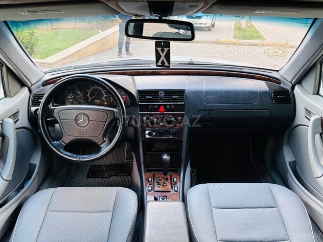 Mercedes C 230-12