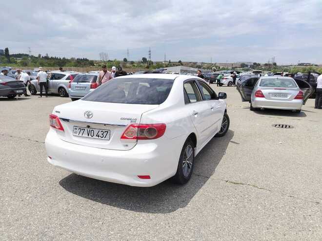 Toyota Corolla-11