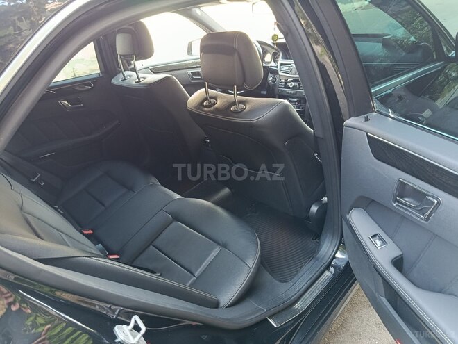 Mercedes E 250-10