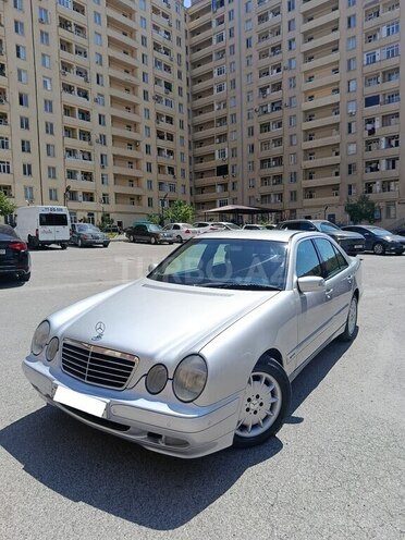Mercedes E 240-2