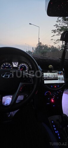 Hyundai Accent-3