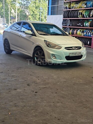Hyundai Accent-1