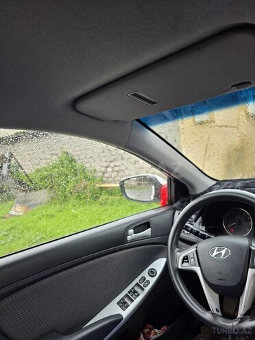 Hyundai Accent-6
