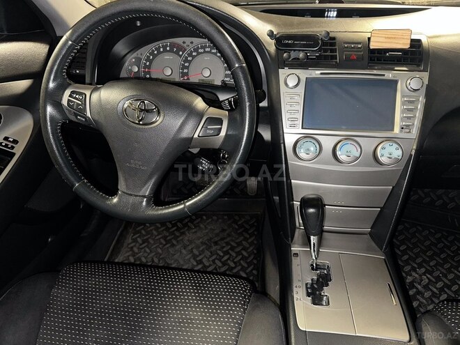 Toyota Camry-8