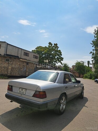Mercedes 200 D-7