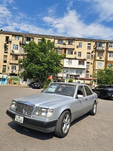 Mercedes 200 D-6