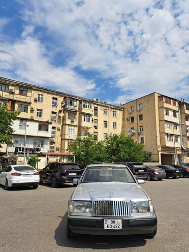 Mercedes 200 D-9