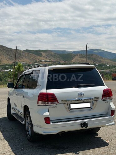 Toyota Land Cruiser-11