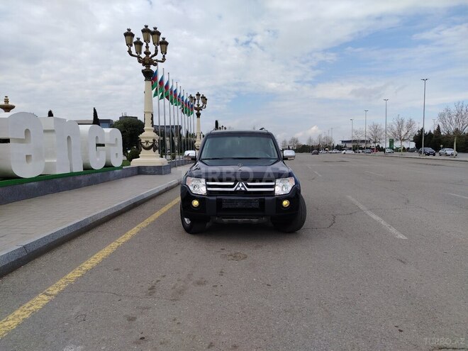 Mitsubishi Pajero-13