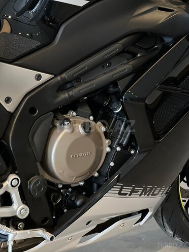 CFMOTO 500 SR VOOM-12