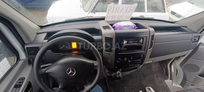 Ford Transit-20