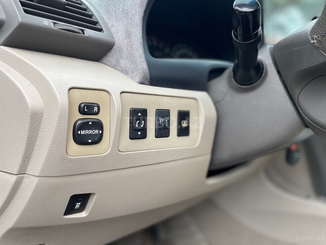 Toyota Camry-10