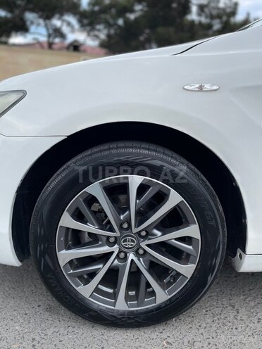Toyota Camry-11