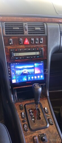 Mercedes E 230-6