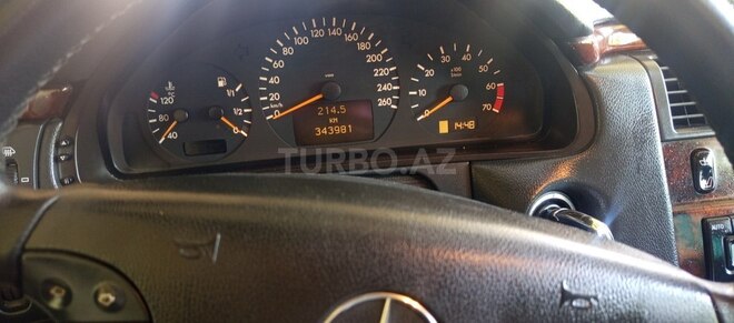 Mercedes E 230-7