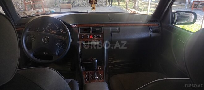 Mercedes E 230-12
