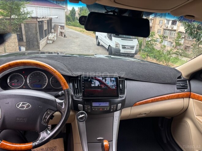 Hyundai Sonata-13