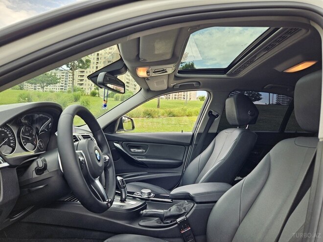 BMW 320d-12