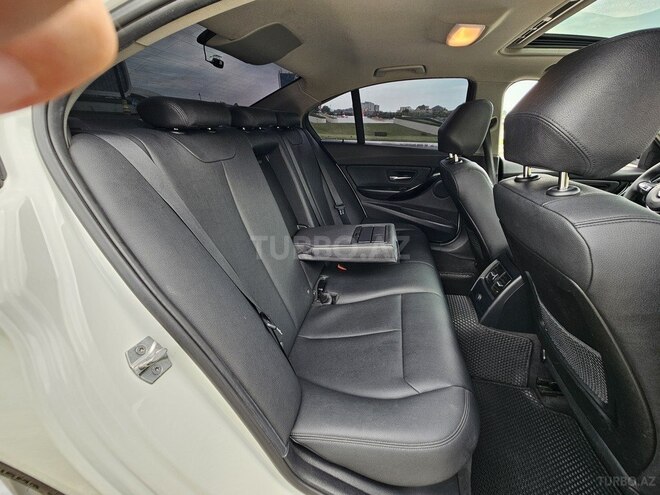 BMW 320d-9