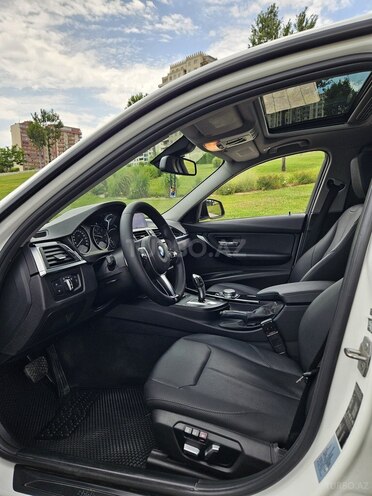 BMW 320d-11