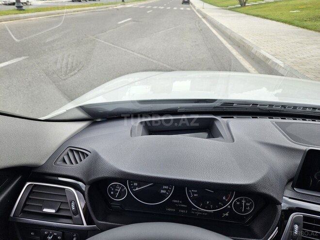 BMW 320d-15