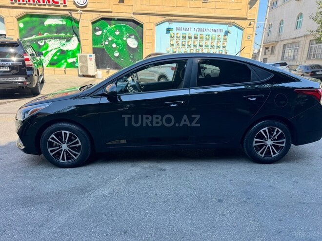 Hyundai Accent-3