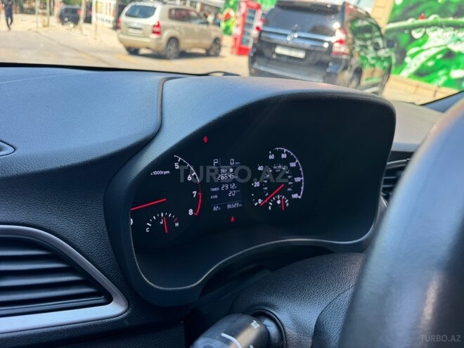 Hyundai Accent-8