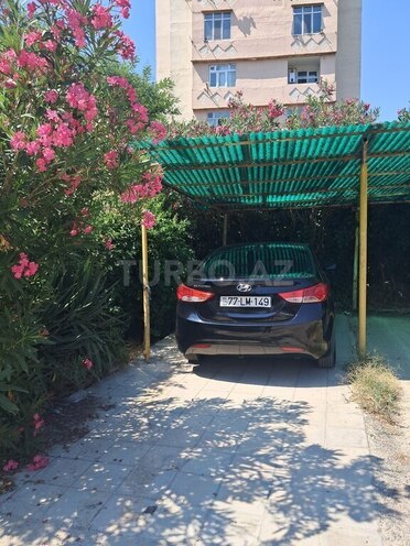 Hyundai Elantra-2