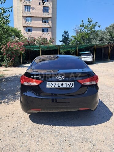 Hyundai Elantra-5