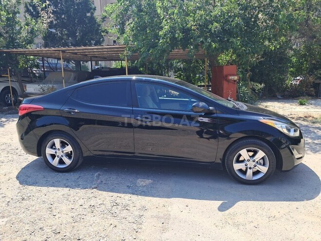 Hyundai Elantra-4