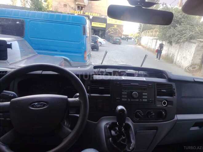 Ford Transit-2
