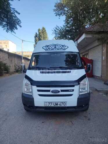 Ford Transit-7