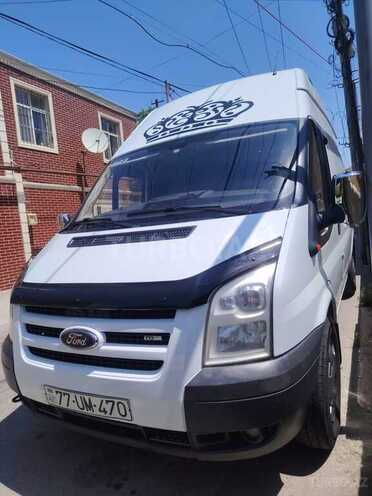 Ford Transit-5