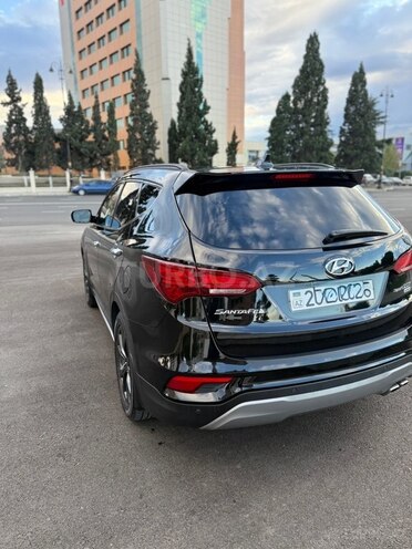 Hyundai Santa Fe-5