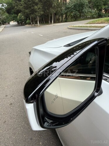 Lexus ES 300h-8
