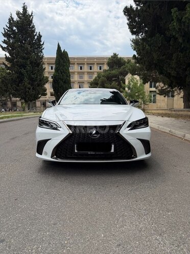 Lexus ES 300h-1
