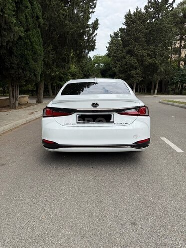 Lexus ES 300h-2